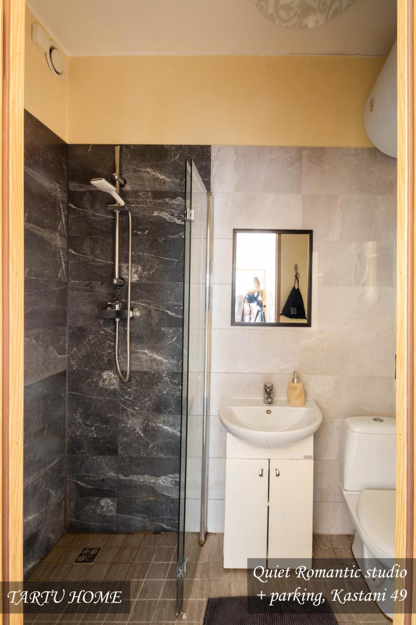 Quiet Romantic Studio Plus Parking, Tartu Home Екстер'єр фото